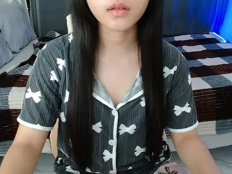 Snapshot of xsavanah01 chatting on 07/27/26, 04:36 xsavanah01 online show from 07/27/26, 04:36