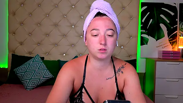 AVA MAXIMUS online show from 07/01/26, 04:58