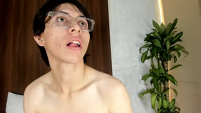 AlexParkerr  online show from 08/03/26, 12:21