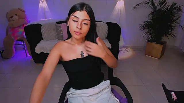 Snapshot of Susy_Doll1 chatting on 07/16/26, 03:18 Susy Doll1 online show from 07/16/26, 03:18