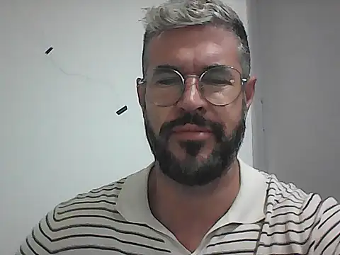 Snapshot of mrbighairychest chatting on 06/19/26, 03:27 mrbighairychest online show from 06/19/26, 03:27