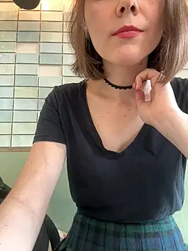 Hilda Valentine online show from 07/18/26, 12:09