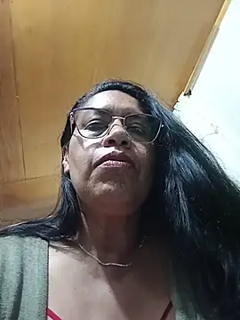 Snapshot of Emilif_ chatting on 06/20/26, 12:47 Emilif online show from 06/20/26, 12:47