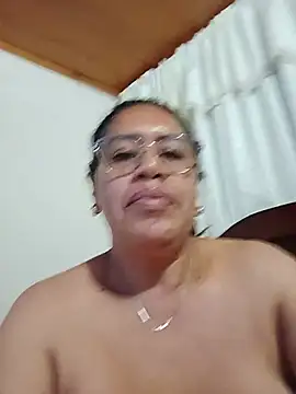 Snapshot of Emilif_ chatting on 07/14/26, 02:05 Emilif online show from 07/14/26, 02:05