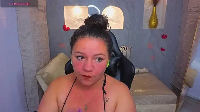 Snapshot of Cony_curly_b chatting on 07/24/26, 03:04 Cony curly b online show from 07/24/26, 03:04
