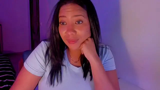 NicolePasqualott online show from 04/15/26, 08:31