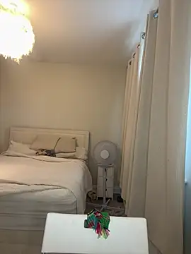 Harrietbronzex online show from 06/28/26, 04:57