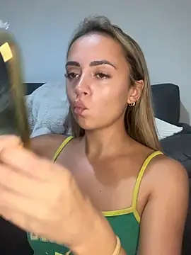 Harrietbronzex online show from 08/01/26, 03:33