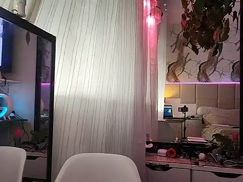 Snapshot of EnricoNetto chatting on 07/23/26, 04:27 EnricoNetto online show from 07/23/26, 04:27