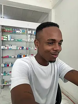 Snapshot of dereck_jay- chatting on 07/19/26, 01:48 dereck jay- online show from 07/19/26, 01:48