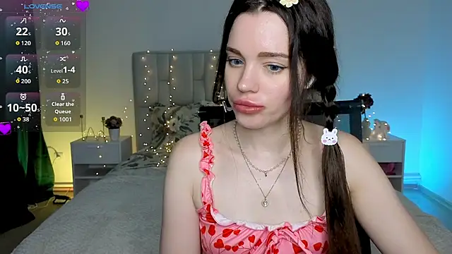 Snapshot of Little_cuti1e chatting on 06/24/26, 10:14 Little cuti1e online show from 06/24/26, 10:14