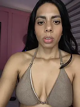 Snapshot of Jasmiinn_ chatting on 06/27/26, 03:22 Jasmiinn online show from 06/27/26, 03:22