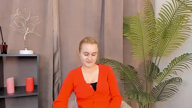 CaroleeIlle online show from 06/17/26, 12:07