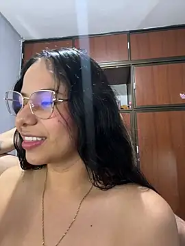 Snapshot of ColombianSexyCouple_ chatting on 07/07/26, 06:47 ColombianSexyCouple online show from 07/07/26, 06:47