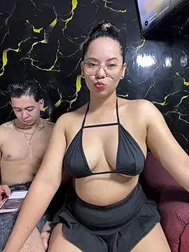 Snapshot of ColombianSexyCouple_ chatting on 07/19/26, 01:48 ColombianSexyCouple online show from 07/19/26, 01:48