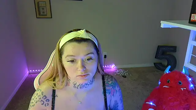 Snapshot of karmathevixen chatting on 07/10/26, 02:52 karmathevixen online show from 07/10/26, 02:52