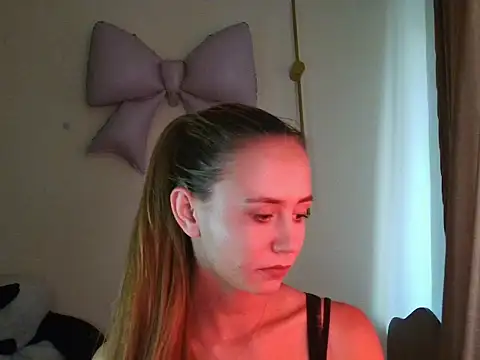 Snapshot of MyLittle_Flame_ chatting on 07/12/26, 01:35 MyLittle Flame online show from 07/12/26, 01:35