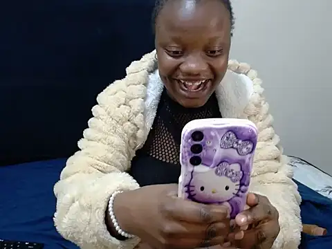 Snapshot of KinkyPetite18 chatting on 07/28/26, 09:47 KinkyPetite18 online show from 07/28/26, 09:47