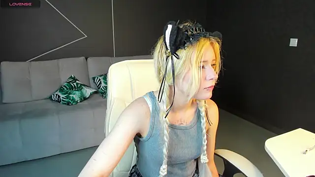 Snapshot of kikipeach chatting on 06/28/26, 12:22 kikipeach online show from 06/28/26, 12:22