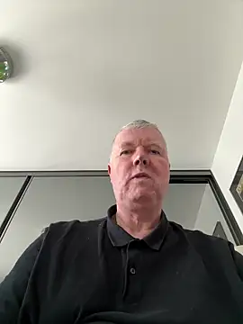 Snapshot of cumboy chatting on 12/02/24, 11:23 cumboy online show from 12/02/24, 11:23