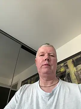 Snapshot of cumboy chatting on 03/01/25, 11:17 cumboy online show from 03/01/25, 11:17