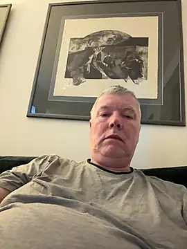 Snapshot of cumboy chatting on 03/01/25, 11:15 cumboy online show from 03/01/25, 11:15