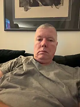 Snapshot of cumboy chatting on 09/29/25, 10:14 cumboy online show from 09/29/25, 10:14