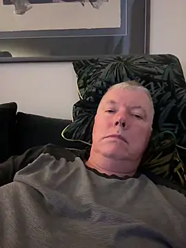 Snapshot of cumboy chatting on 11/09/25, 11:36 cumboy online show from 11/09/25, 11:36