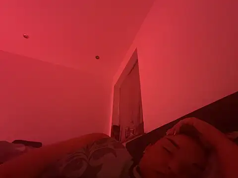 Snapshot of elina_amara_ chatting on 06/17/26, 10:43 elina amara online show from 06/17/26, 10:43