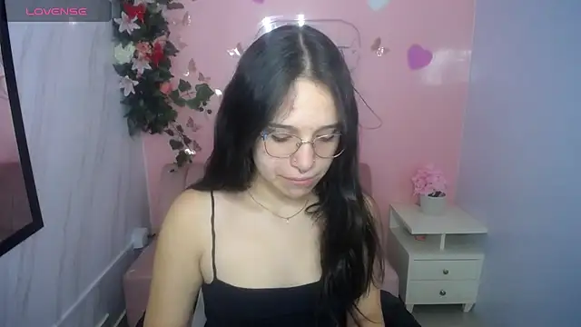 Snapshot of Lia_Rose_ch chatting on 07/16/26, 03:12 Lia Rose ch online show from 07/16/26, 03:12