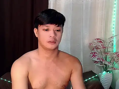Snapshot of kingdomcum96 chatting on 08/03/26, 10:35 kingdomcum96 online show from 08/03/26, 10:35