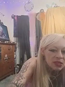 Snapshot of in_my_bunny chatting on 07/02/26, 02:45 in my bunny online show from 07/02/26, 02:45