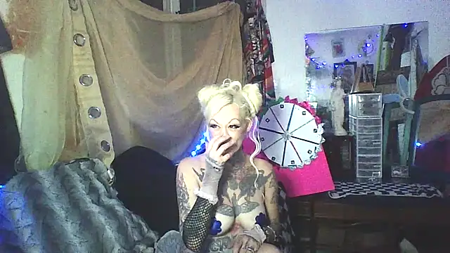 Snapshot of in_my_bunny chatting on 07/28/26, 06:09 in my bunny online show from 07/28/26, 06:09