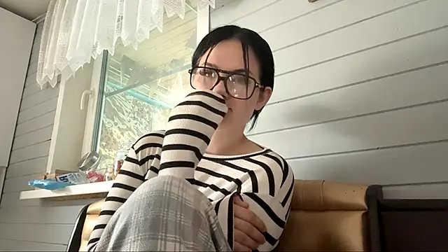 AnnelieseRamirel online show from 06/17/26, 06:27