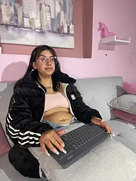 Snapshot of GabyLopez_Pink chatting on 07/02/26, 04:51 GabyLopez Pink online show from 07/02/26, 04:51