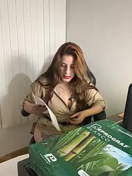 Snapshot of vivian_segreti chatting on 07/19/26, 12:14 vivian segreti online show from 07/19/26, 12:14