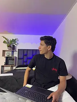 Snapshot of SantiLux_ chatting on 06/21/26, 03:53 SantiLux online show from 06/21/26, 03:53