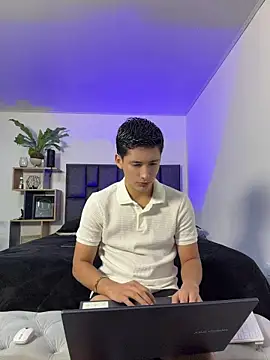 Snapshot of SantiLux_ chatting on 06/22/26, 12:45 SantiLux online show from 06/22/26, 12:45