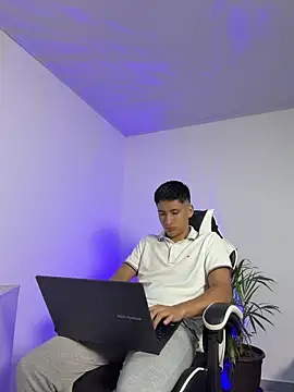 Snapshot of SantiLux_ chatting on 06/25/26, 03:39 SantiLux online show from 06/25/26, 03:39