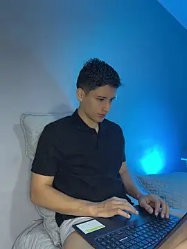 Snapshot of SantiLux_ chatting on 07/19/26, 08:34 SantiLux online show from 07/19/26, 08:34