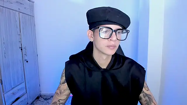 Snapshot of tylerrnova chatting on 07/08/26, 01:54 tylerrnova online show from 07/08/26, 01:54