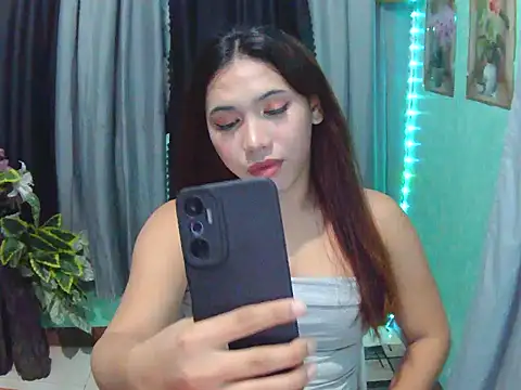 Snapshot of XCalixa chatting on 07/28/26, 12:59 XCalixa online show from 07/28/26, 12:59