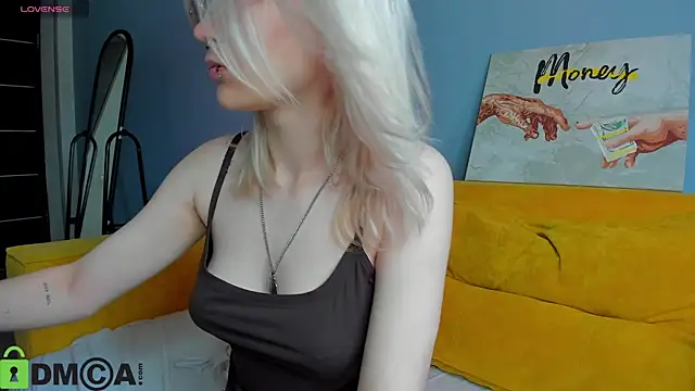 Snapshot of Nika-Smith chatting on 06/27/26, 12:22 Nika-Smith online show from 06/27/26, 12:22