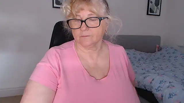 NoraMelow online show from 07/04/26, 11:05