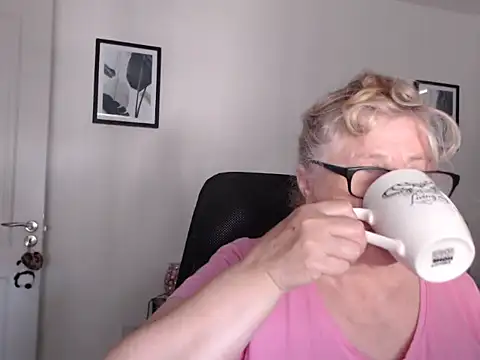 NoraMelow online show from 07/07/26, 09:57