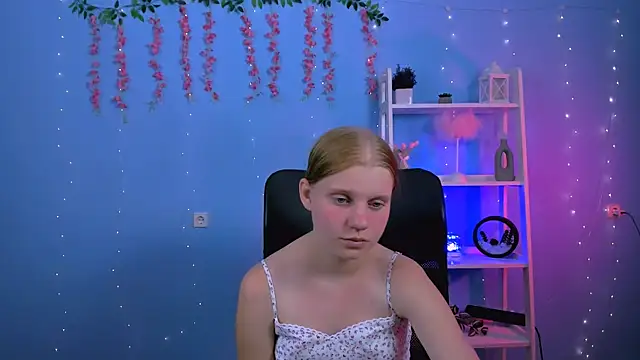 Snapshot of bella_sky11 chatting on 08/03/26, 11:08 bella sky11 online show from 08/03/26, 11:08