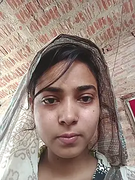 Snapshot of Simran_143 chatting on 06/18/26, 07:41 Simran 143 online show from 06/18/26, 07:41