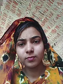 Snapshot of Simran_143 chatting on 06/19/26, 04:06 Simran 143 online show from 06/19/26, 04:06