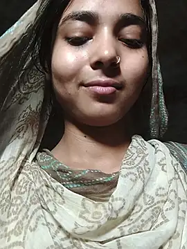 Snapshot of Simran_143 chatting on 07/15/26, 04:23 Simran 143 online show from 07/15/26, 04:23