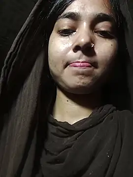Snapshot of Simran_143 chatting on 07/22/26, 05:05 Simran 143 online show from 07/22/26, 05:05